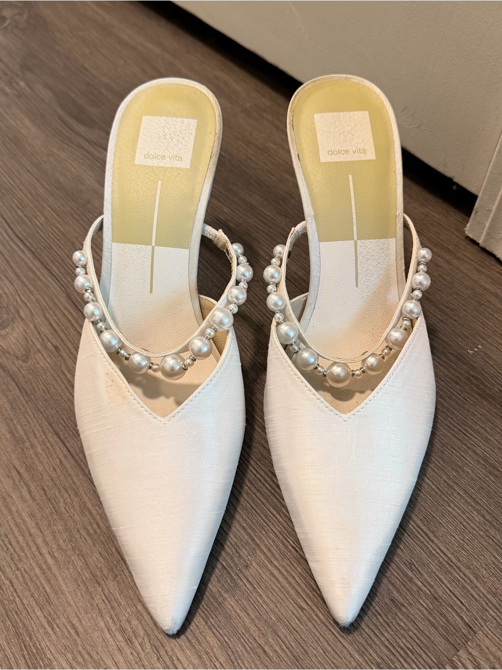 ✨NEVER WORN✨ Dolce Vita Ivory Pearl-Embellished Pointed Mules